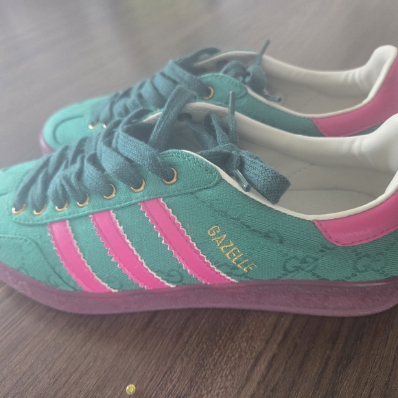 Pre owned.  No box .Adidas x Gucci Gazelle Green Sneakers. Size 9 MAN - Picture 6 of 10